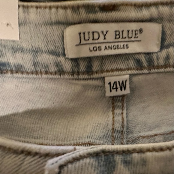 Judy Blue Ultra Light Acid Wash Slim Fit High Waist Jeans Size 14W, NWT - Picture 4 of 5